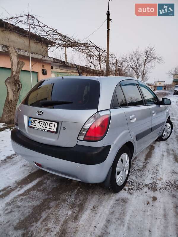 Хэтчбек Kia Rio 2007 в Николаеве