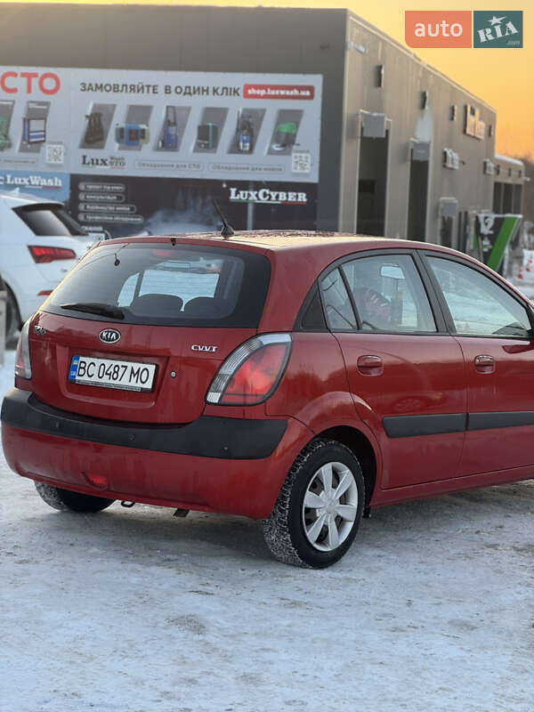 Хэтчбек Kia Rio 2005 в Львове