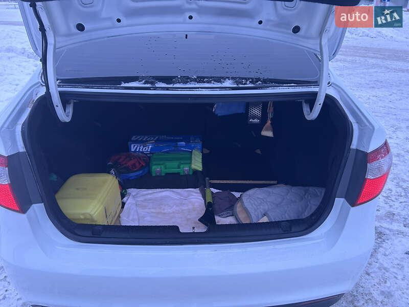 Седан Kia Rio 2013 в Овруче фото 10 Седан Kia Rio 2013 в Овруче