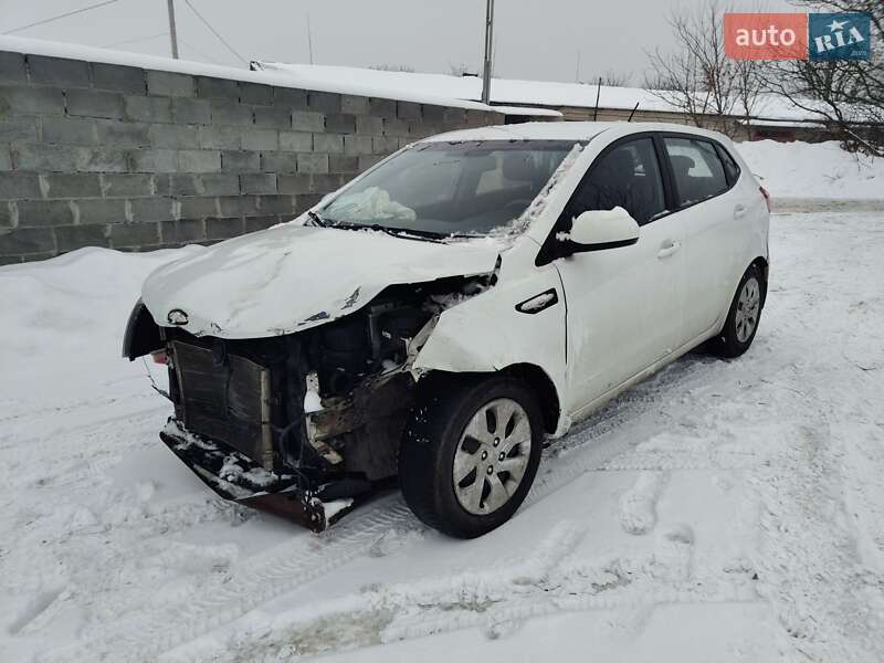 Хэтчбек Kia Rio 2012 в Остроге фото 3 Хэтчбек Kia Rio 2012 в Остроге