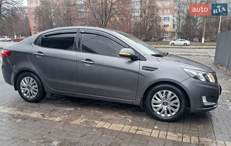 Седан Kia Rio 2012 в Кропивницком