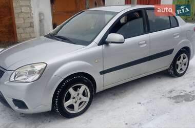 Седан Kia Rio 2011 в Подольске