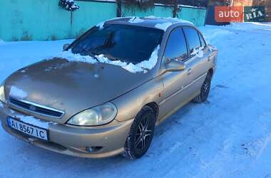 Седан Kia Rio 2002 в Бородянці