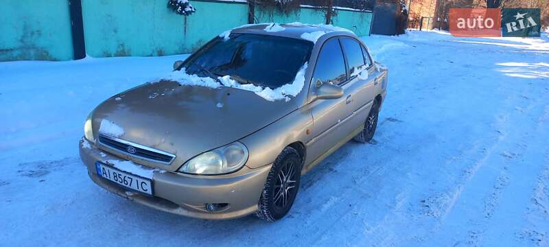 Седан Kia Rio 2002 в Бородянке