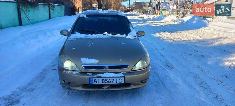 Седан Kia Rio 2002 в Бородянке