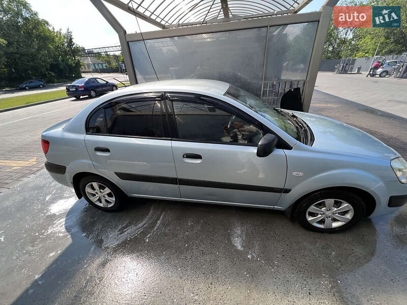 Седан Kia Rio 2008 в Дніпрі