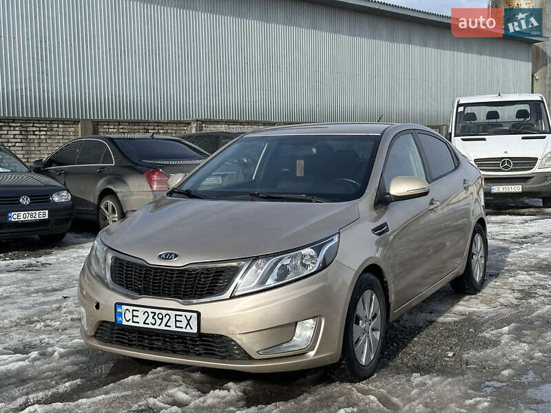 Седан Kia Rio 2012 в Чернівцях