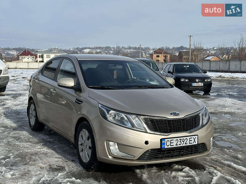 Седан Kia Rio 2012 в Чернівцях