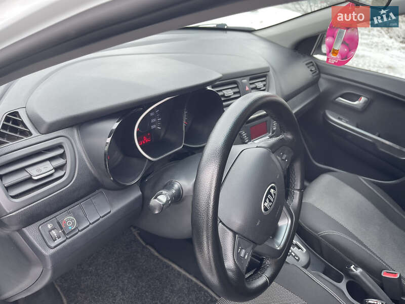 Седан Kia Rio 2013 в Киеве