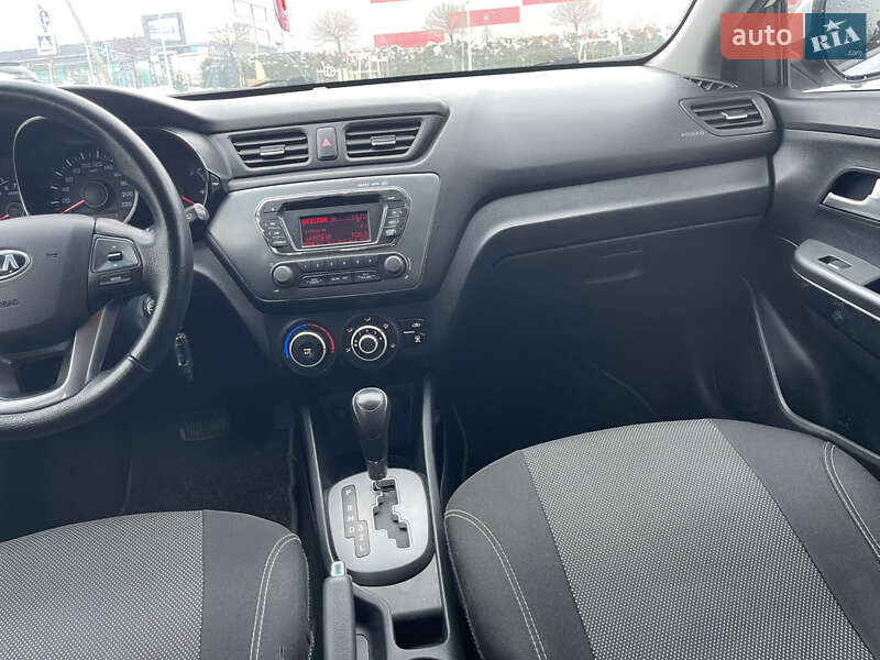 Седан Kia Rio 2013 в Киеве