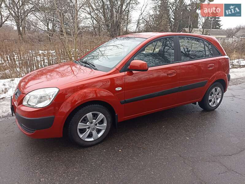 Хэтчбек Kia Rio 2008 в Лубнах