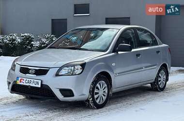 Седан Kia Rio 2011 в Львові
