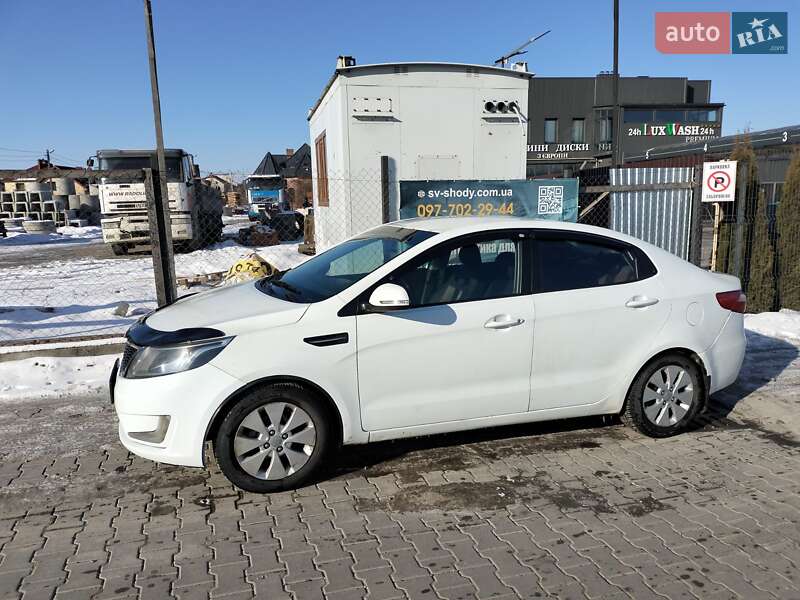 Седан Kia Rio 2013 в Львові