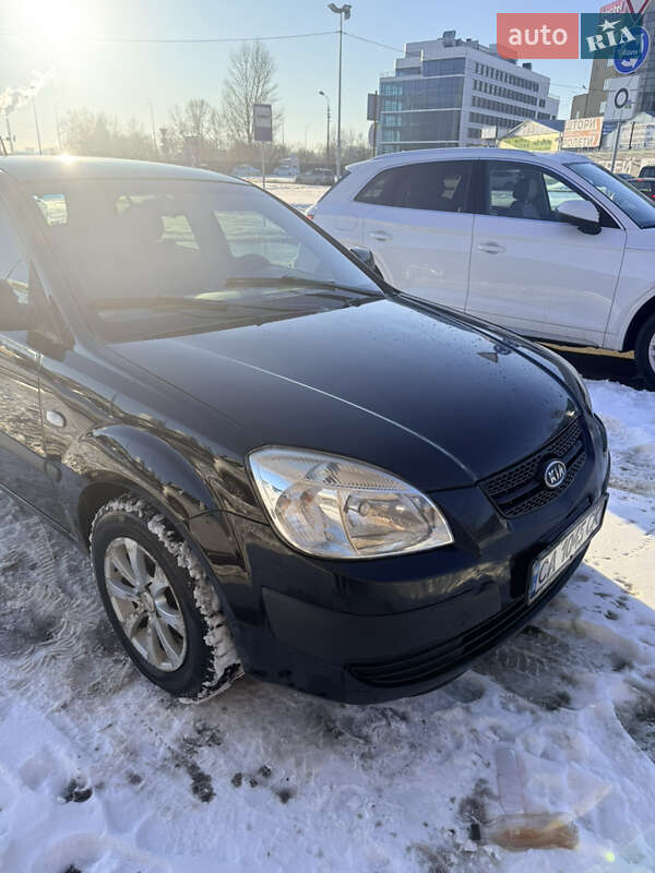Хэтчбек Kia Rio 2008 в Киеве