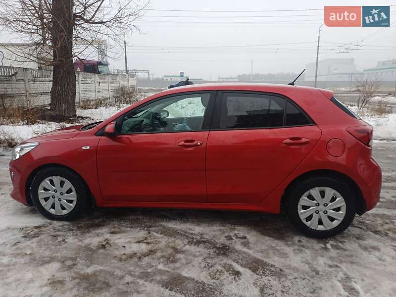 Хэтчбек Kia Rio 2017 в Киеве