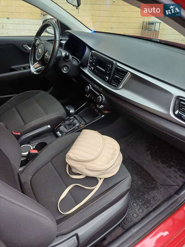 Хэтчбек Kia Rio 2017 в Киеве