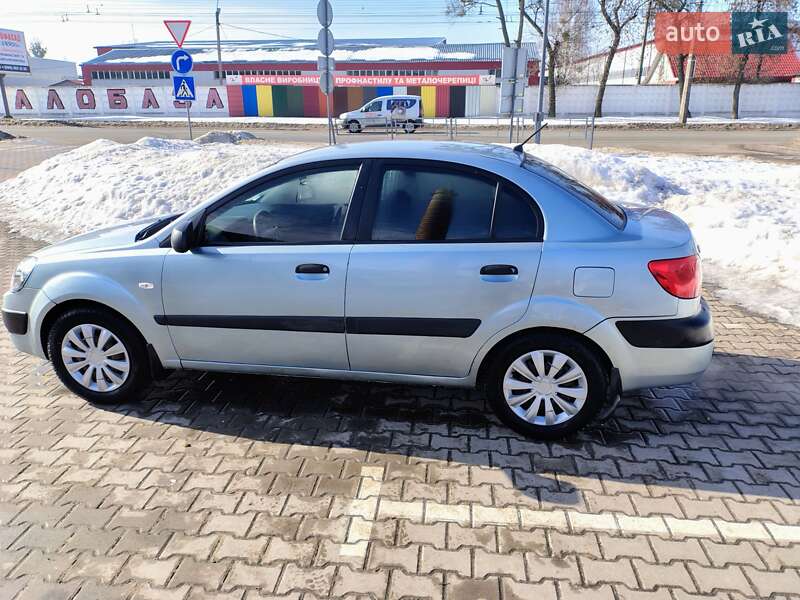 Седан Kia Rio 2007 в Житомире