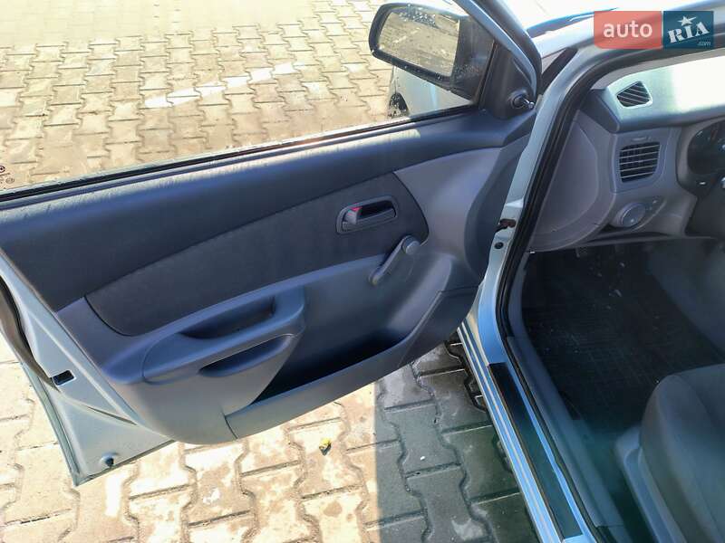 Седан Kia Rio 2007 в Житомире