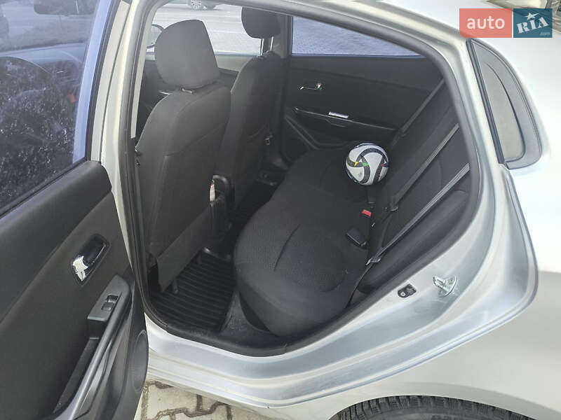 Седан Kia Rio 2012 в Винниках