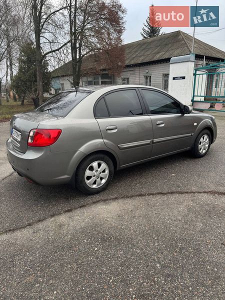 Седан Kia Rio 2011 в Киеве