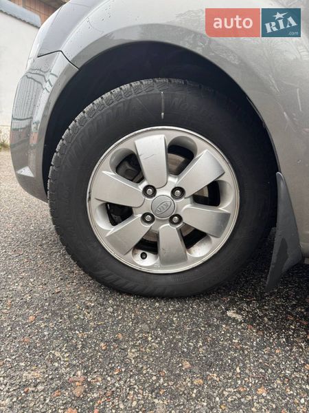 Седан Kia Rio 2011 в Киеве