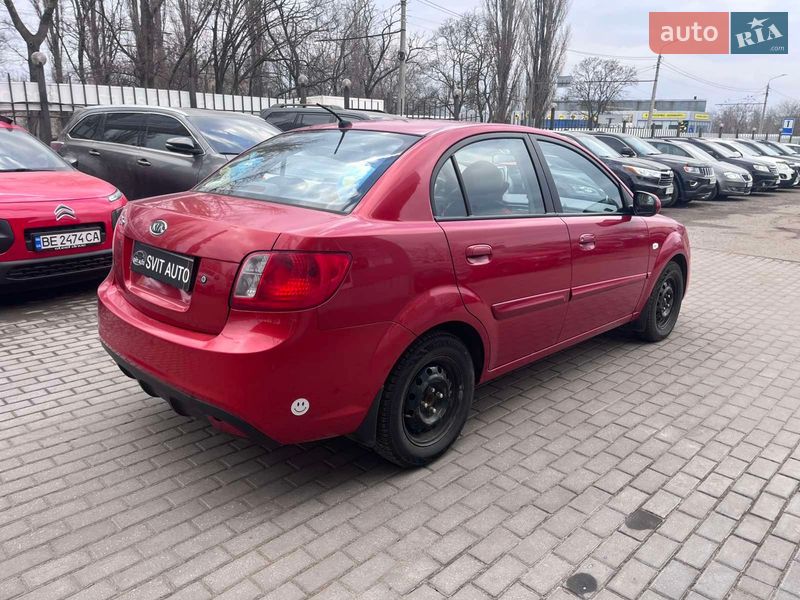 Седан Kia Rio 2011 в Николаеве