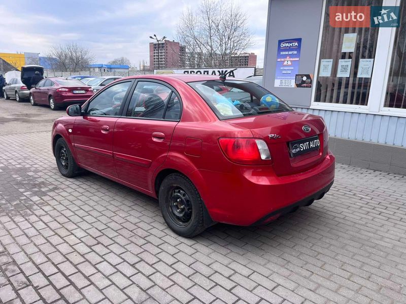Седан Kia Rio 2011 в Николаеве