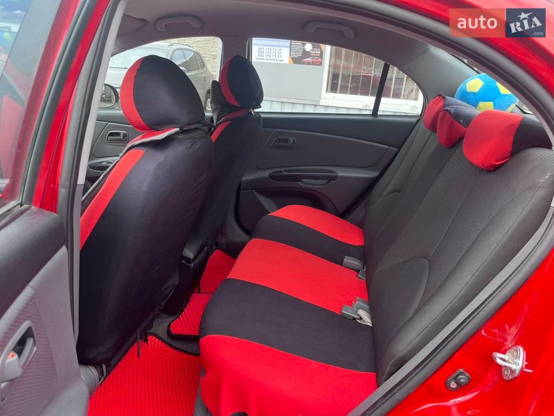 Седан Kia Rio 2011 в Николаеве