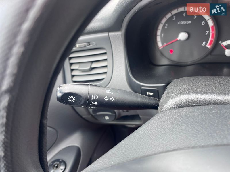 Седан Kia Rio 2011 в Николаеве