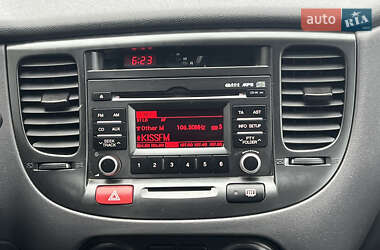 Хэтчбек Kia Rio 2010 в Киеве