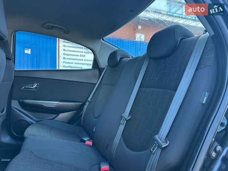 Седан Kia Rio 2012 в Хмельницком