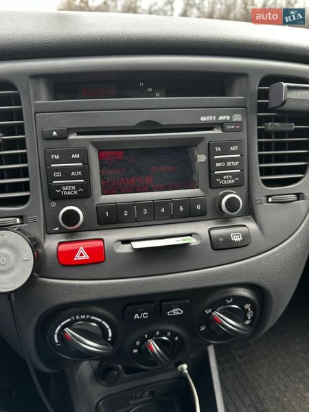 Хэтчбек Kia Rio 2010 в Запорожье