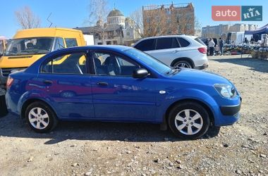 Седан Kia Rio 2011 в Дрогобичі