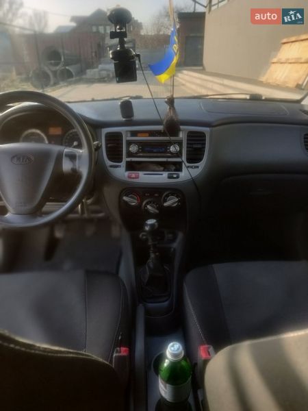 Хэтчбек Kia Rio 2006 в Тернополе