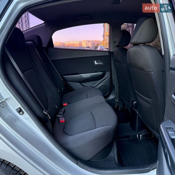 Седан Kia Rio 2011 в Киеве