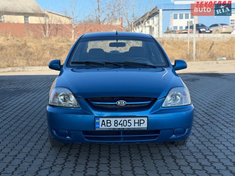 Седан Kia Rio 2004 в Жмеринке