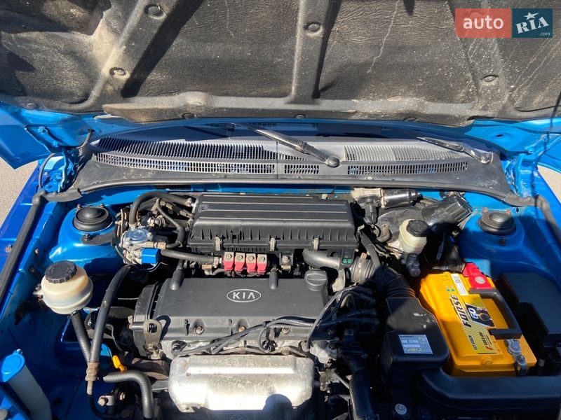 Седан Kia Rio 2004 в Жмеринке