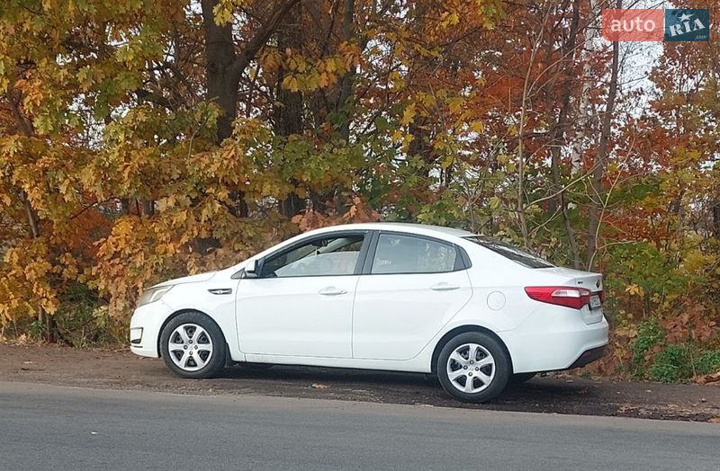 Седан Kia Rio 2013 в Киеве