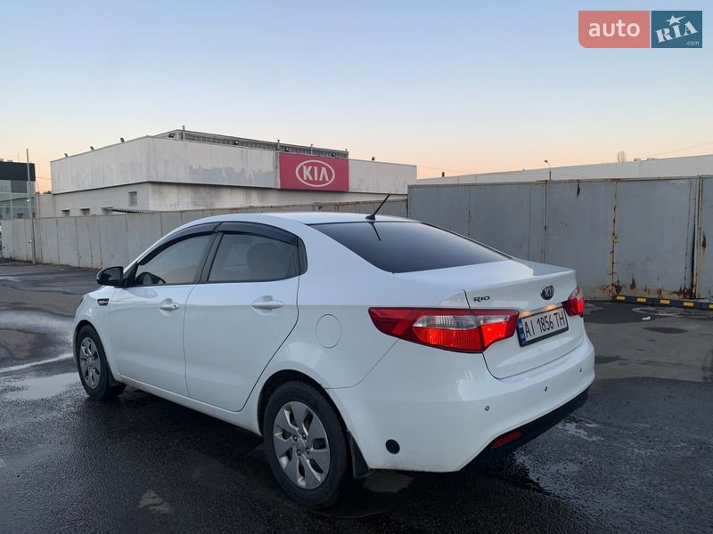 Седан Kia Rio 2013 в Киеве
