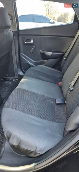 Седан Kia Rio 2011 в Києві