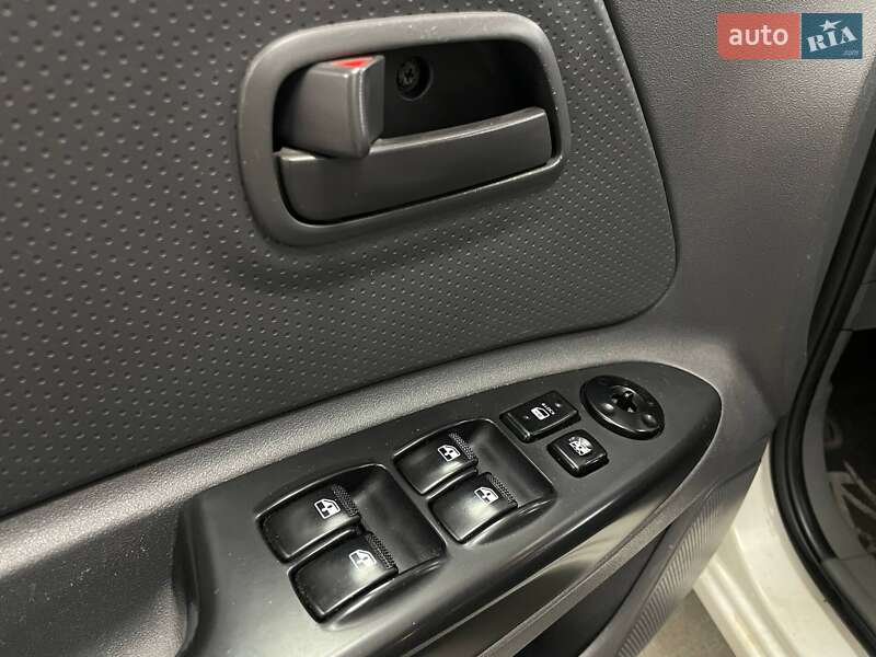 Седан Kia Rio 2010 в Киеве