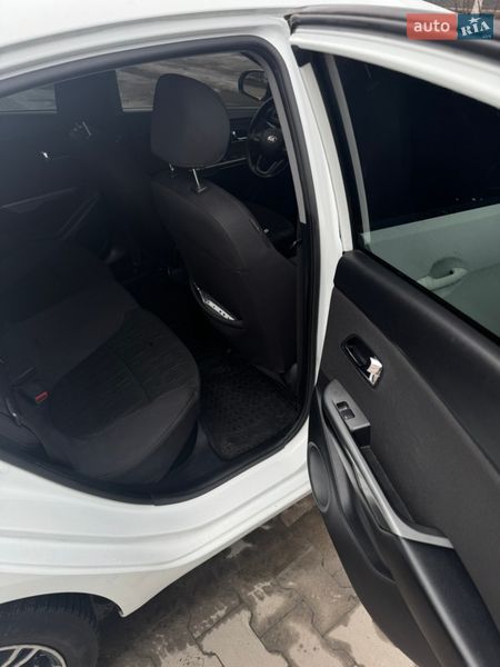 Седан Kia Rio 2013 в Белой Церкви