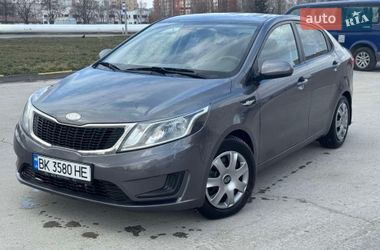 Седан Kia Rio 2013 в Ровно
