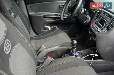 Седан Kia Rio 2010 в Вишневом