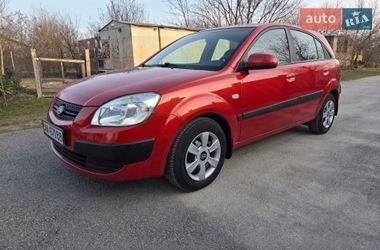 Хэтчбек Kia Rio 2006 в Каменском