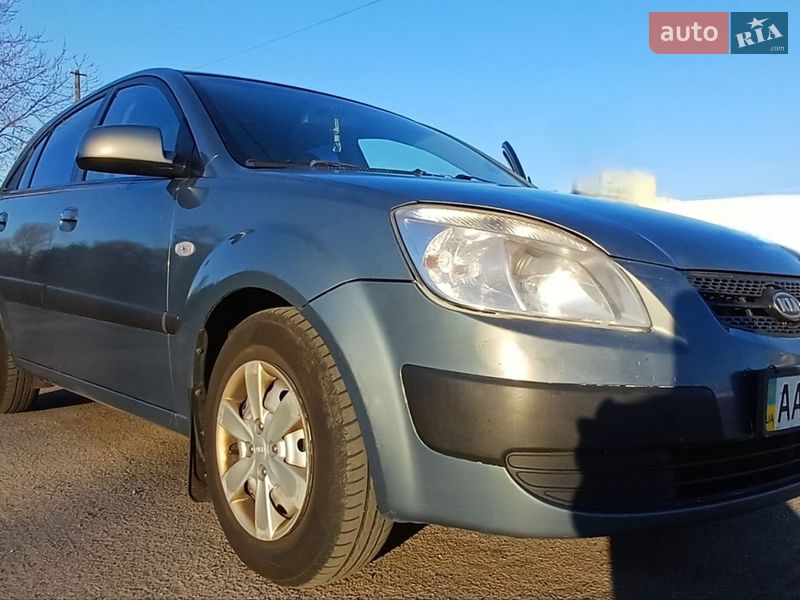 Хэтчбек Kia Rio 2008 в Киеве