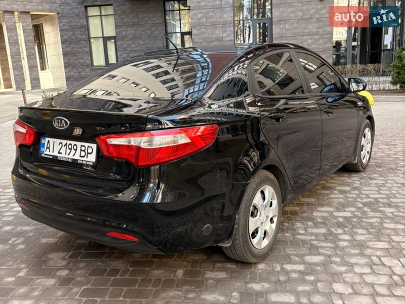 Седан Kia Rio 2013 в Киеве