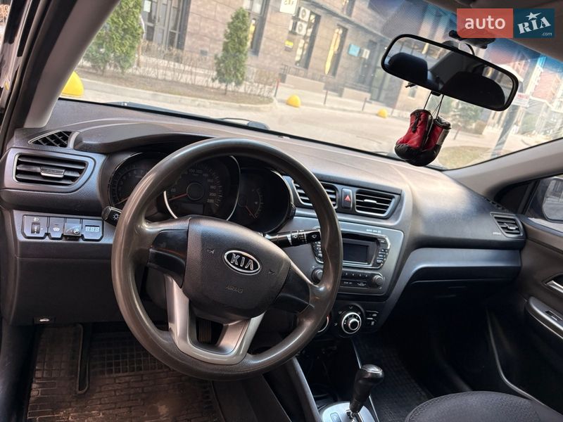 Седан Kia Rio 2013 в Киеве