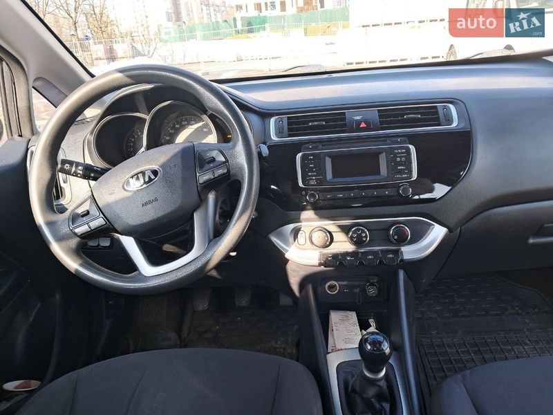 Седан Kia Rio 2017 в Киеве