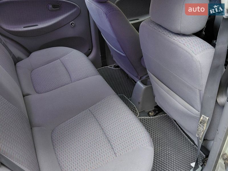 Седан Kia Rio 2002 в Києві